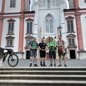 Tag 4: Ankunft vor der Basilika Mariazell